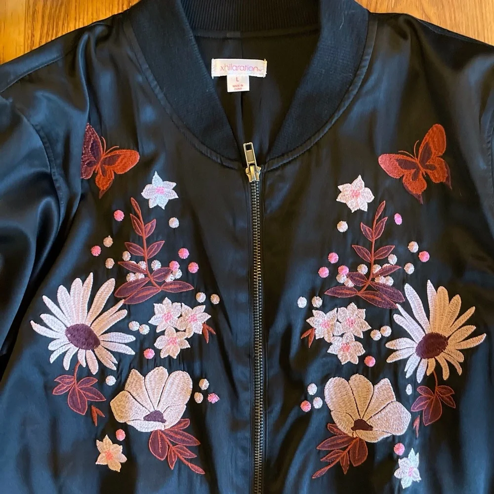 Xhilaration Black and Floral Satin Jacket - Picture 7 of 8